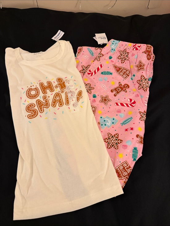 Old Navy Other - Old Navy Pink and Cream Gingerbread 'OH SNAP' ladies Pajama Set Top L bottom M